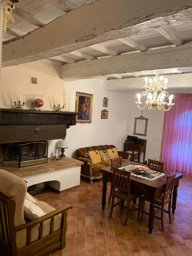 La Casa Dei Ricordi Lägenhet Collesalvetti Exteriör bild